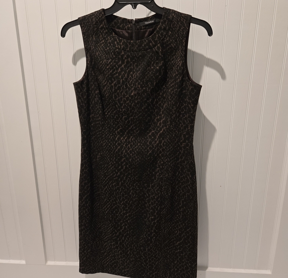 Tahari Dresses & Skirts - Tahari Sleeveless Textured Sheath Dress